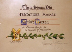 Theta Sigma Phi Headliner Award (powiększenie)